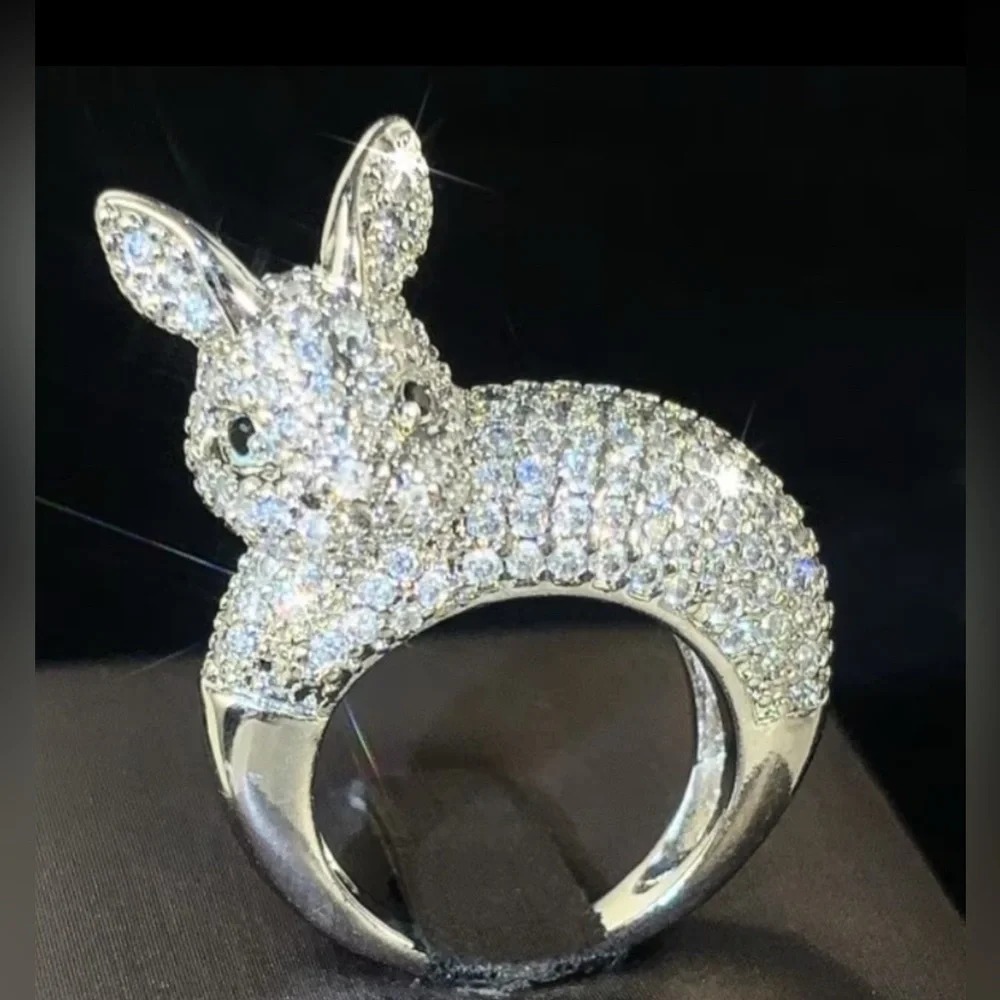 New Sparkling Rabbit Ring - Picture 3 of 9